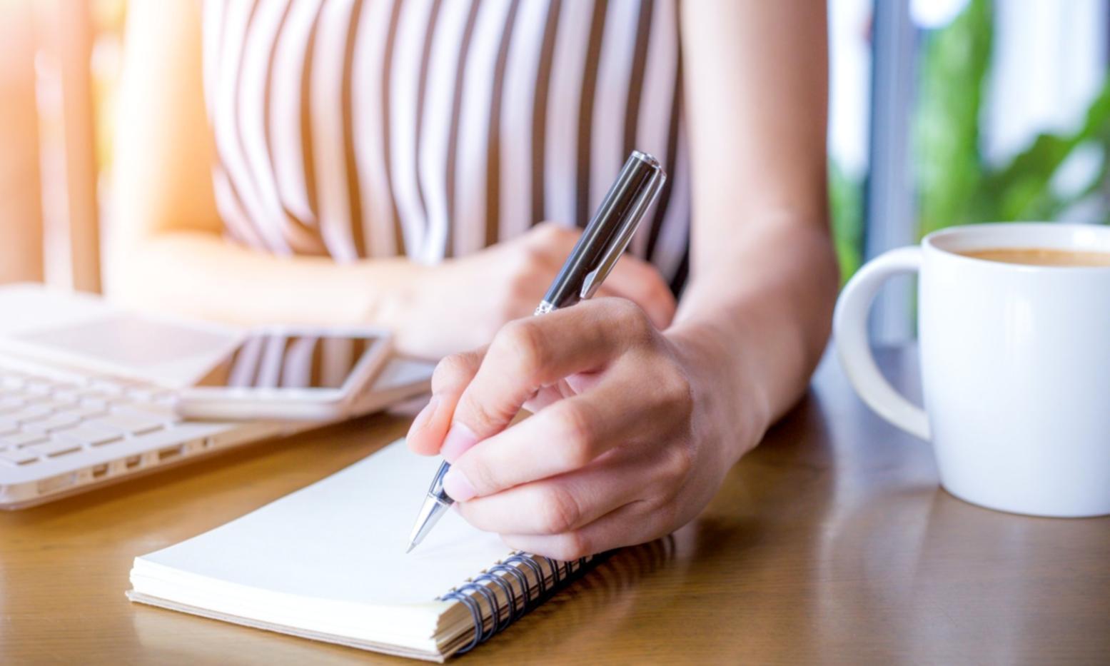 Teilnehmer bei der Präsentation ihrer abgeschlossenen Projektergebnisse